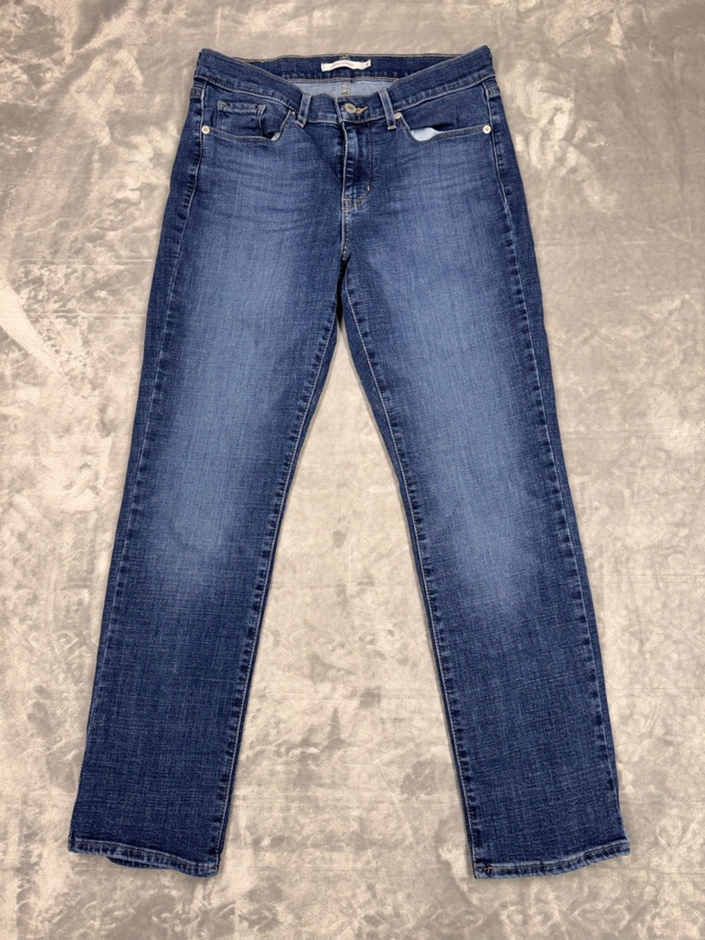 Levi’s Classic Straight-Leg Women's Jeans in‎ Dark Blue Wash